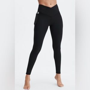 NWT Fabletics High Waisted Crossover Leggings Medium